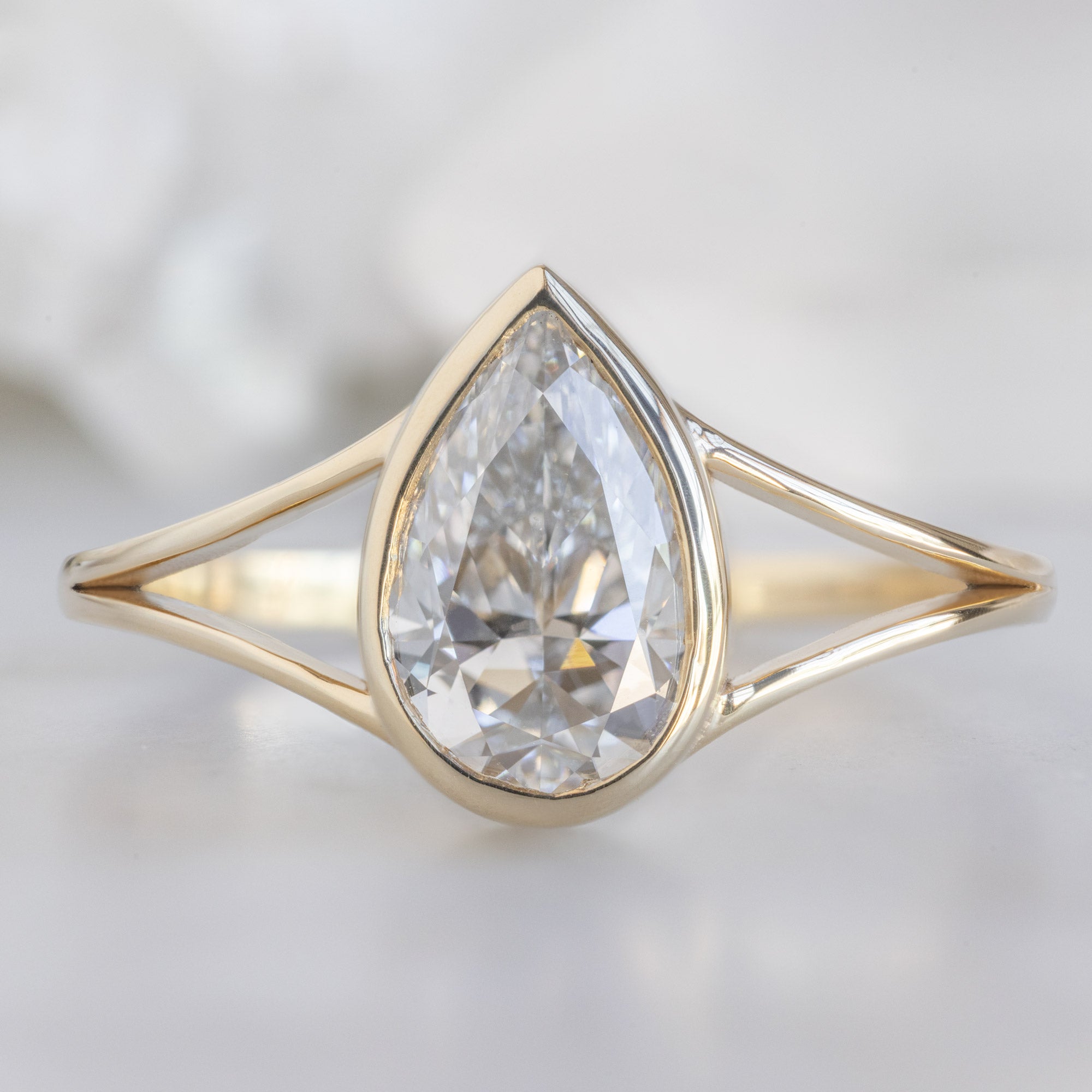 Alexis Russell  Engagement Rings The Magnolia Ring | 1.25ct Pear Lab Grown White Diamond in 14K Yellow Gold