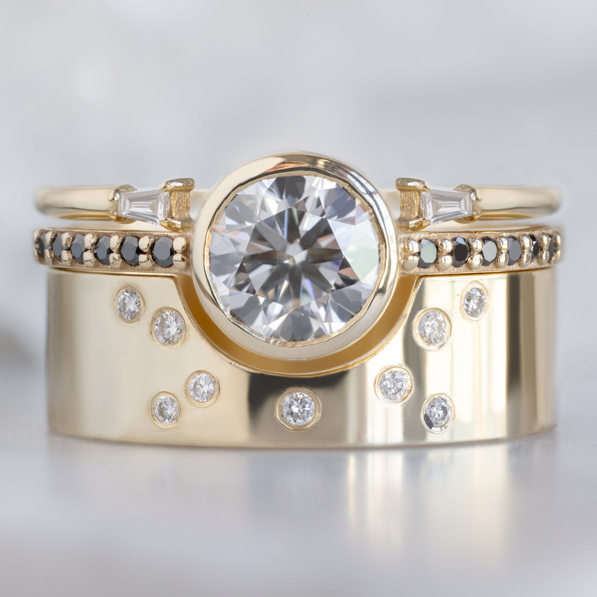 Alexis Russell Engagement Rings The Willow Ring | 1.00ct Round Lab Grown White Diamond in 14K Yellow Gold