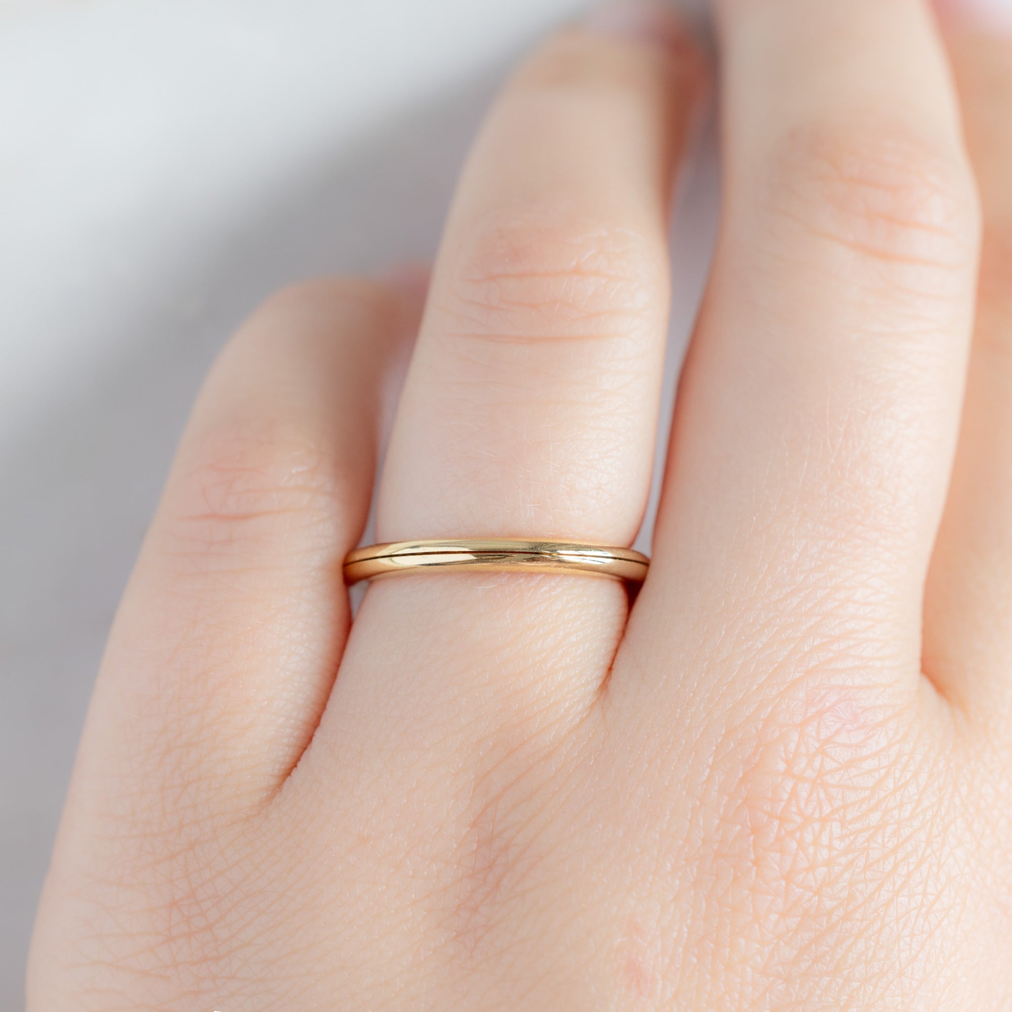 Alexis Russell  Wedding Bands The Love Story Ring with a Sapphire | Yellow Gold